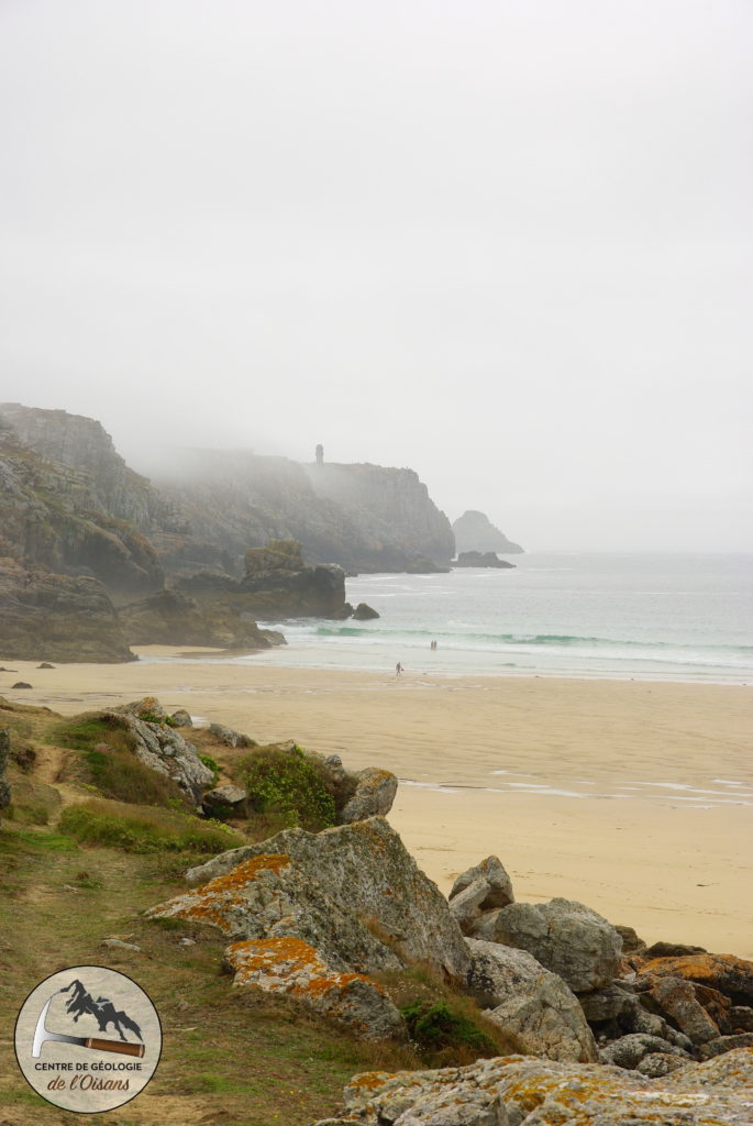 La point de Pen Hir. Un magnifique promontoire de Grès Armoricains qui constitue la pointe sud de la presqu'île de Crozon.